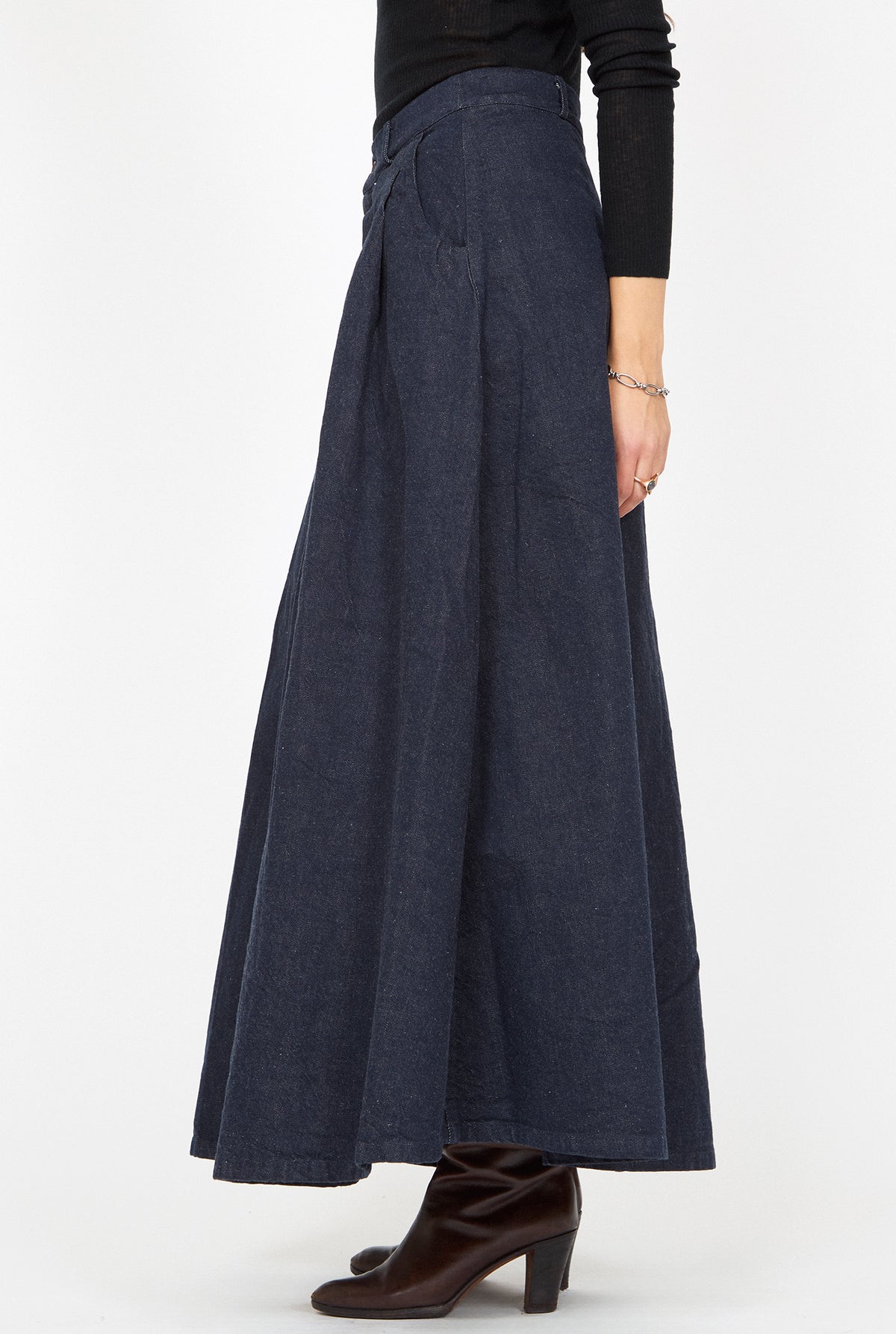 apuntob Indigo Pleated Skirt